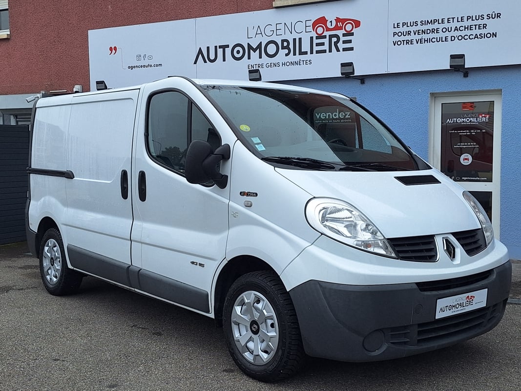 Renault Trafic II Fourgon L1H1 1000 kg 2.0 DCi 115 ch — 1