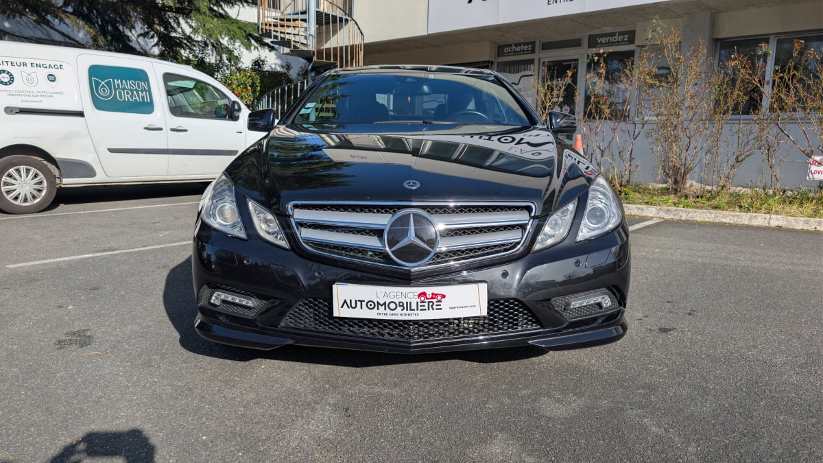 Mercedes-Benz Classe E Coupe Coupé 500 5.5 i V8 7G-Tronic 388 cv Boîte auto — 2