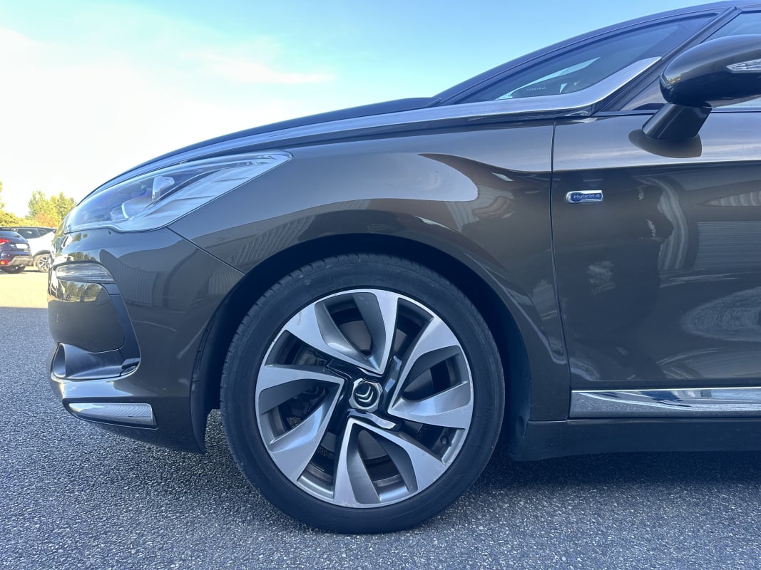 Citroen DS5 2.0 HDI HYBRIDE 200CV 4X4 SPORT CHIC BVA - COURROIE A JOUR - Toit Panoramique - Sièges massant - — 22