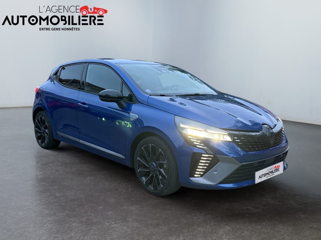 Renault Clio Renault Clio V R.S. Line / Esprit Alpine – 2023 – 13 800 km – Bleu Iron – 90 ch – Garantie 1 an — 1