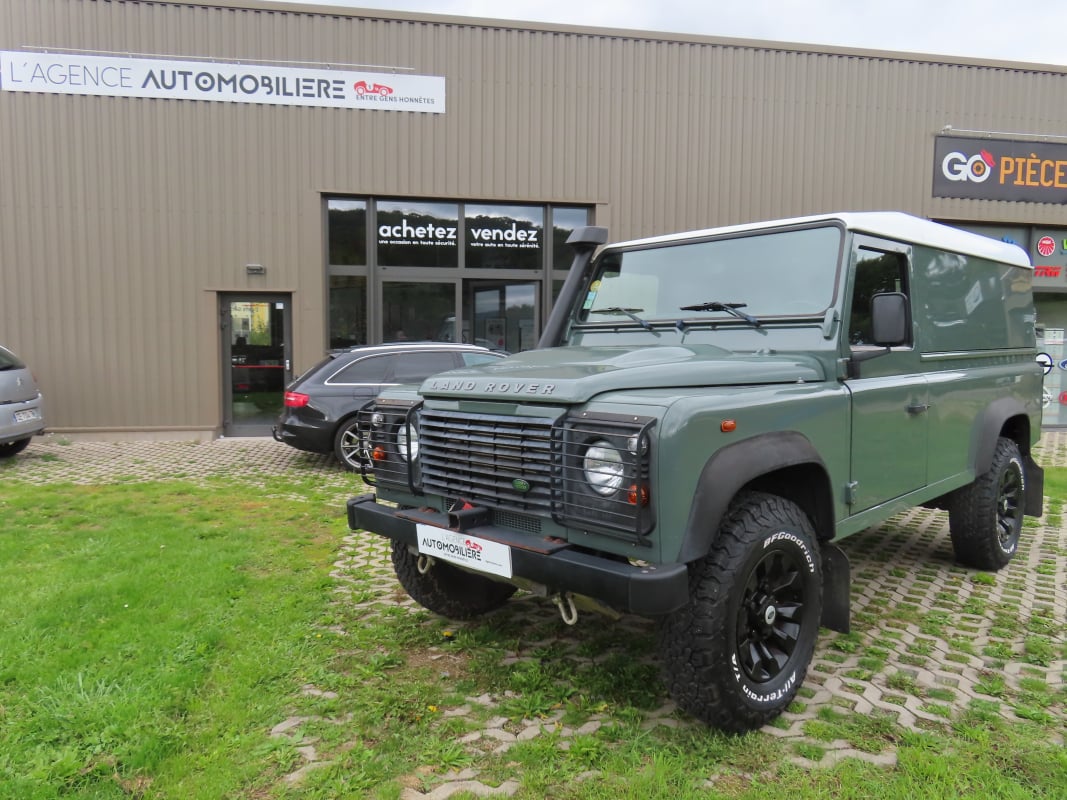 Land Rover Defender 110 SW 2.4 Tdci 122Cv — 1