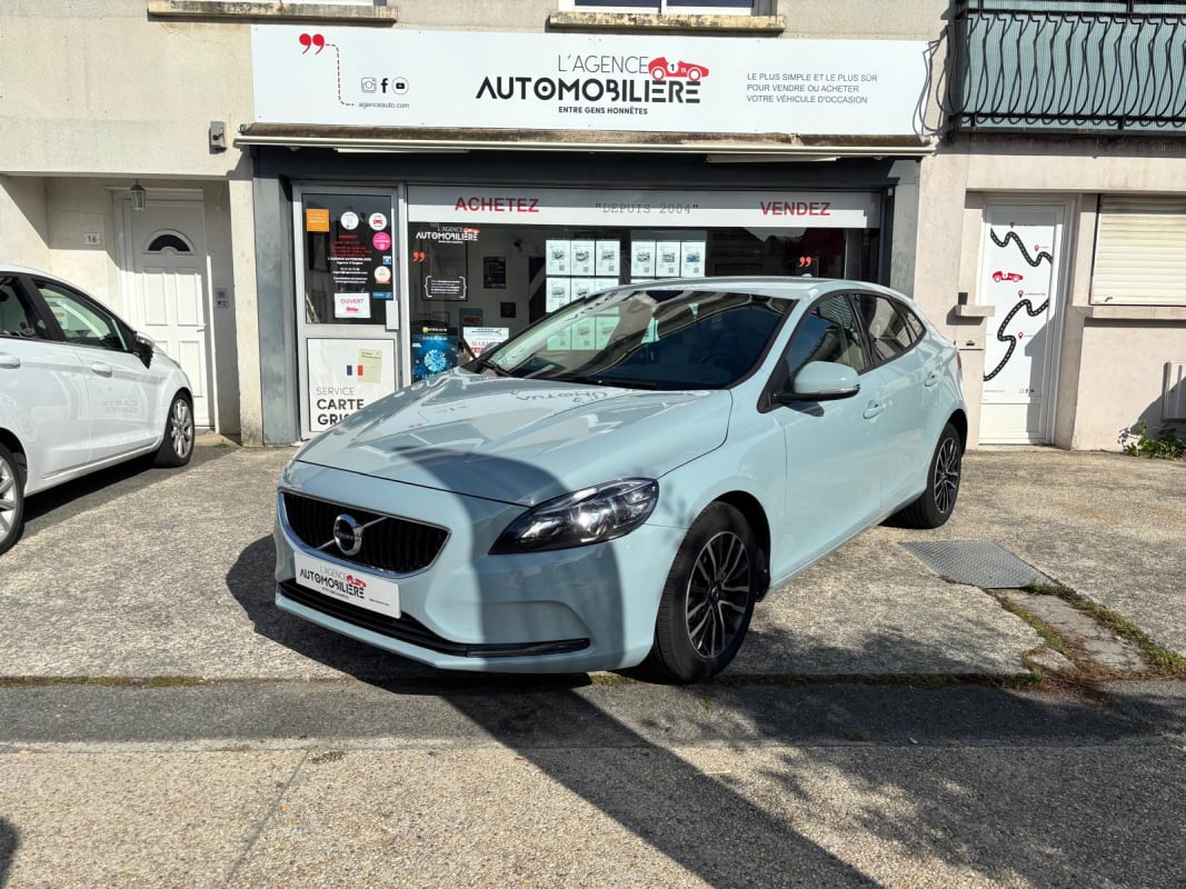 Volvo V40 II D2 2.0 TDi 120 cv Geartronic - Momentum - 2ème main - Suivi Volvo — 1