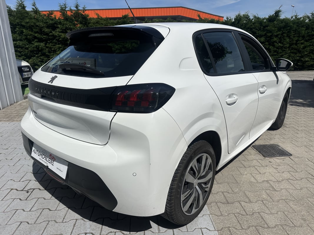 Peugeot 208 1.5L BlueHDi S&S 100 ch premiere main — 2