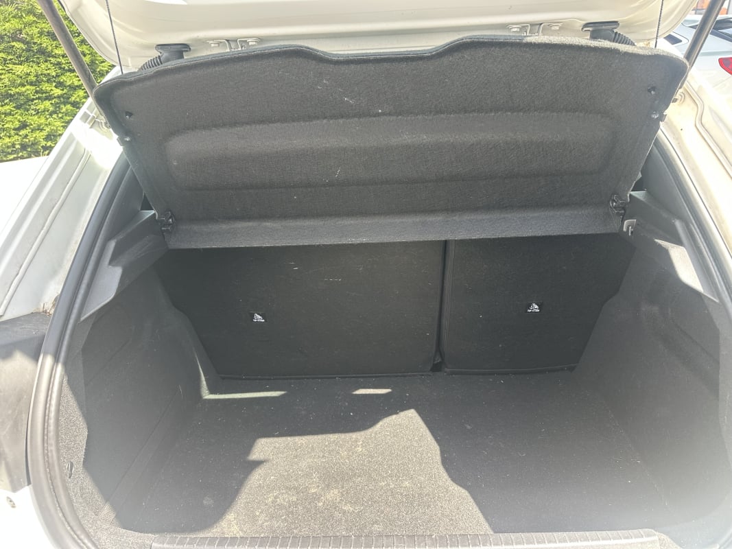 Peugeot 208 1.5L BlueHDi S&S 100 ch premiere main — 16