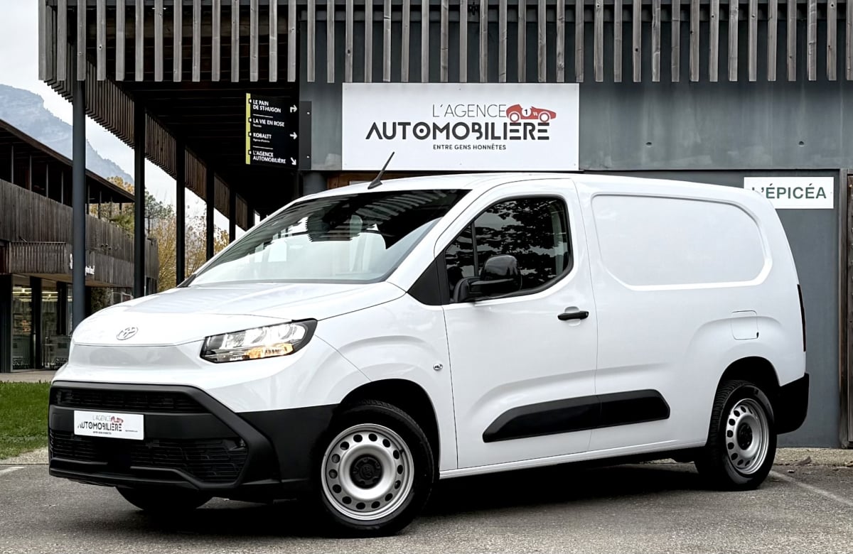 Toyota PROACE CITY 1.5 D-4D 130ch Start Confort BVA Long 3pl / 1°Main - TVA — 1