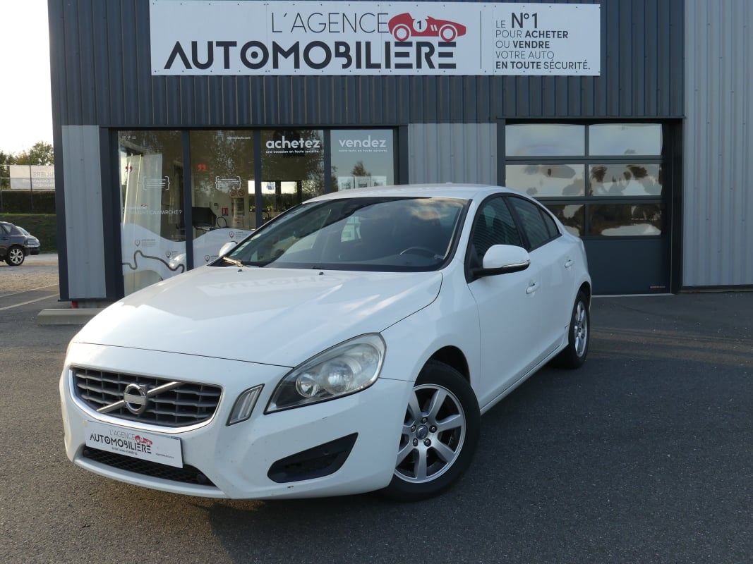 Volvo S60 163 CV KINETIC BUSINESS GEARTRONIC — 1