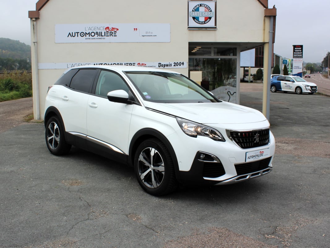 Peugeot 3008 1.2 130 CH EAT6 ALLURE PREMIÈRE MAIN SUIVI PEUGEOT — 1