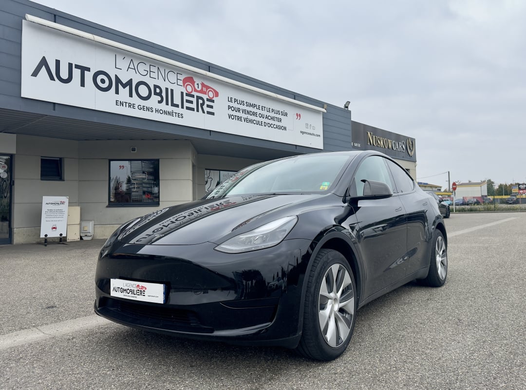 Tesla Model Y Standard RWD — 1