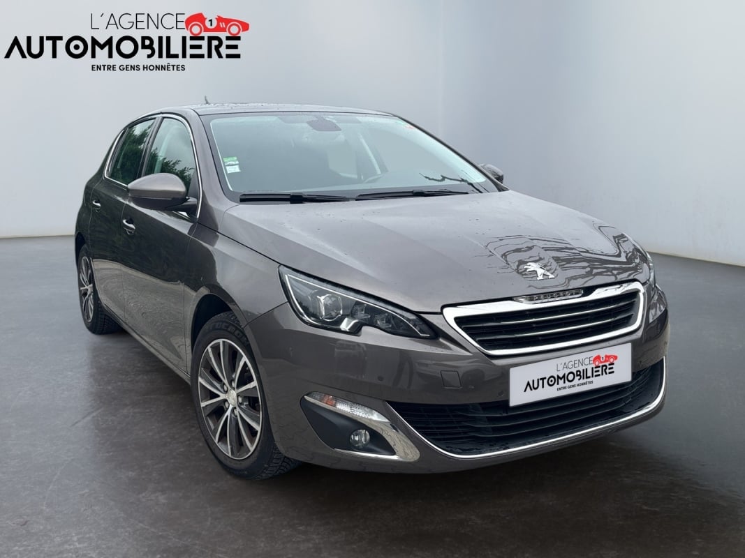 Peugeot 308 1.2 e-THP 12V 130 cv ALLURE — 1