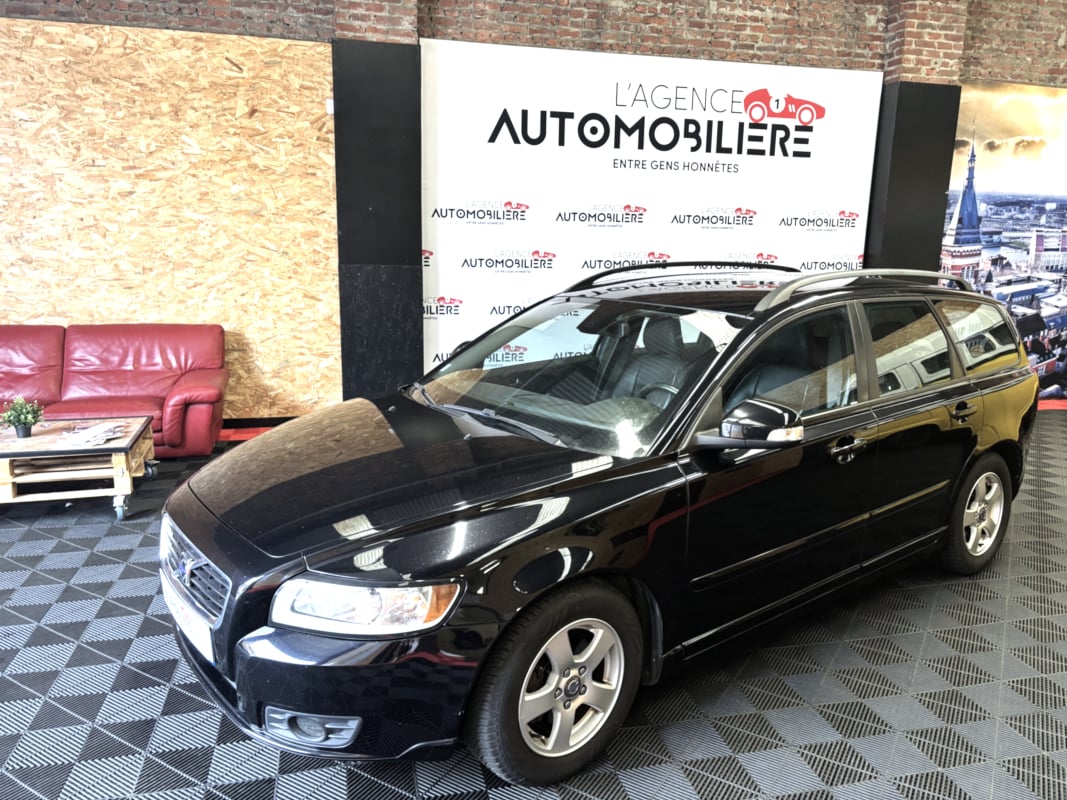 Volvo V50 1.6 TD - 16V TURBO - 110ch - SUMMUM — 1