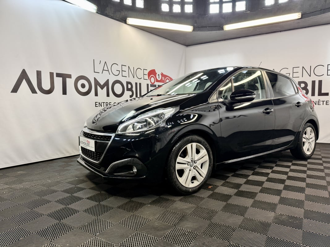Peugeot 208 (2) 1.2 PURETECH 82 SIGNATURE 5P (Distribution faite) — 1
