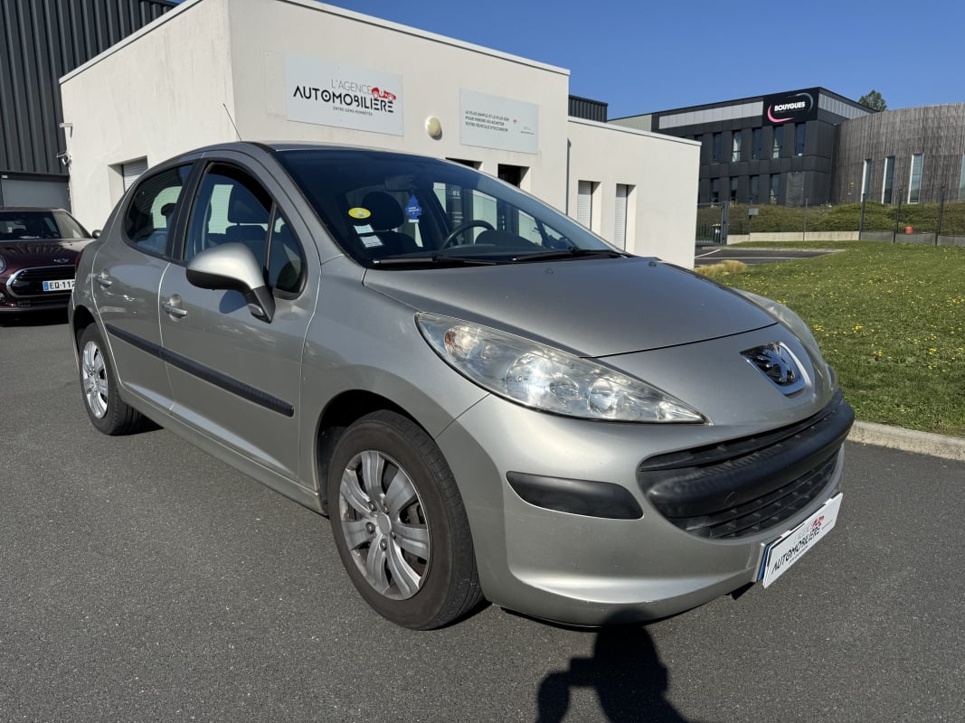 Peugeot 207 1.4 VTI 95 TRENDY — 1