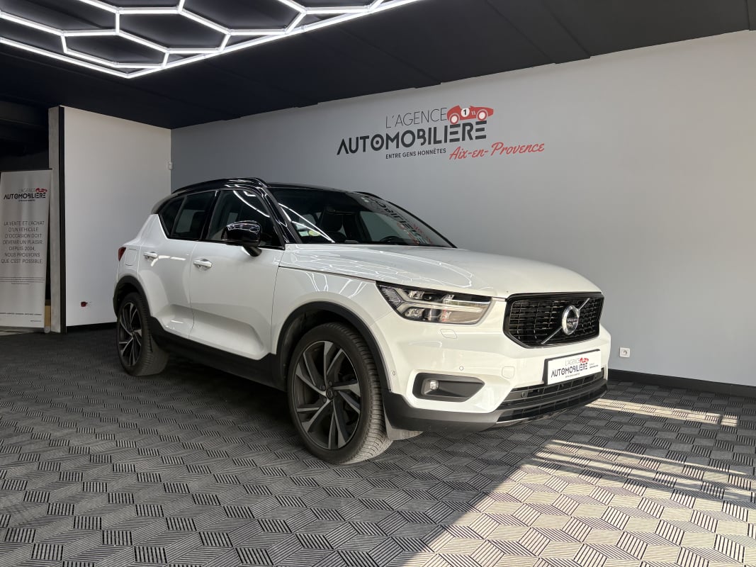 Volvo XC40 D4 AWD 190 R-DESIGN GEARTRONIC 8 - SUIVI VOLVO — 1