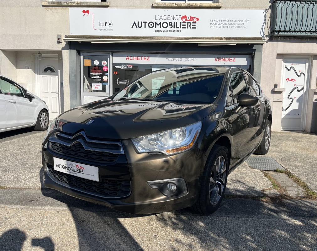 Citroen DS4 1.6 HDi 115cv Airdream So Chic ETG6 Boîte Automatique — 1
