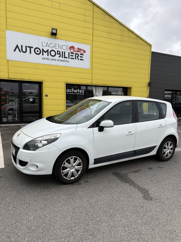 Renault Scenic III DCI 110 Dynamique — 1