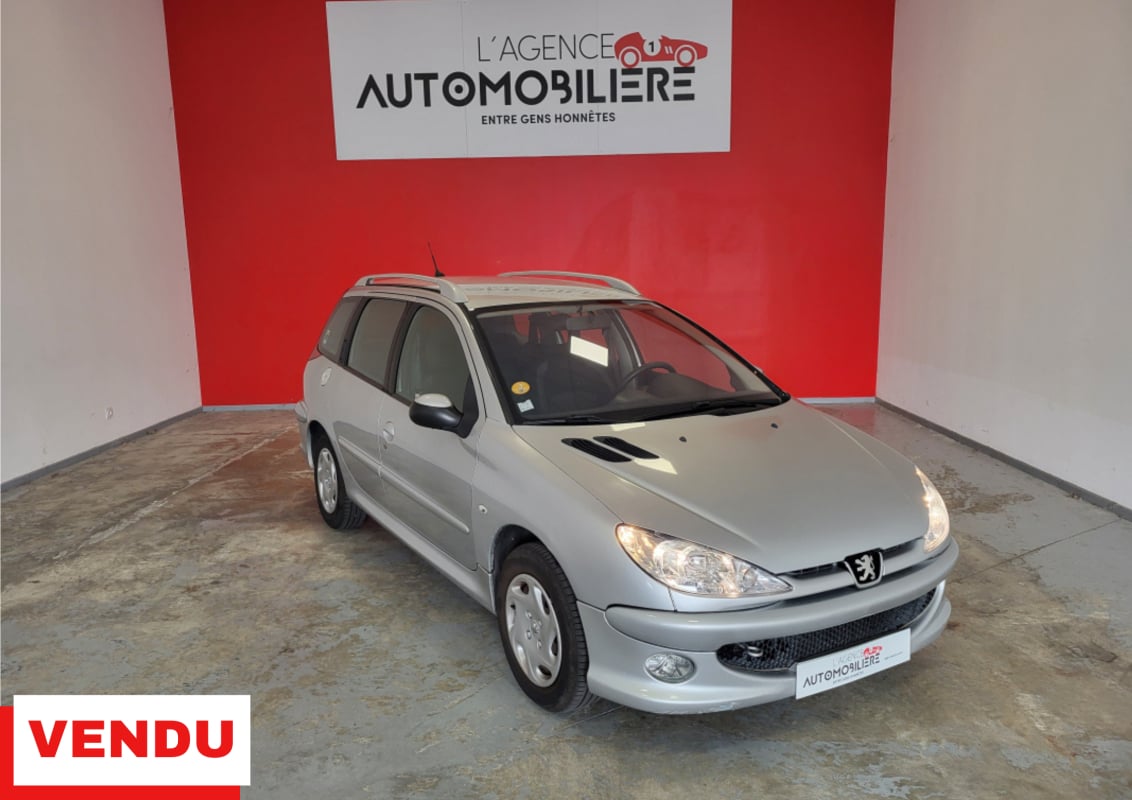 Peugeot 206 PEUGEOT 206 SW 1.4 HDI 70 TRENDY // Distribution faite — 1