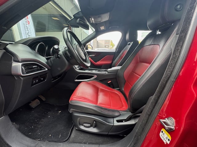 Jaguar F-Pace 30d 3.0 D V6 300 BVA8 R-Sport 4 Roue Motrices - Caméra - Hayon Électrique — 29