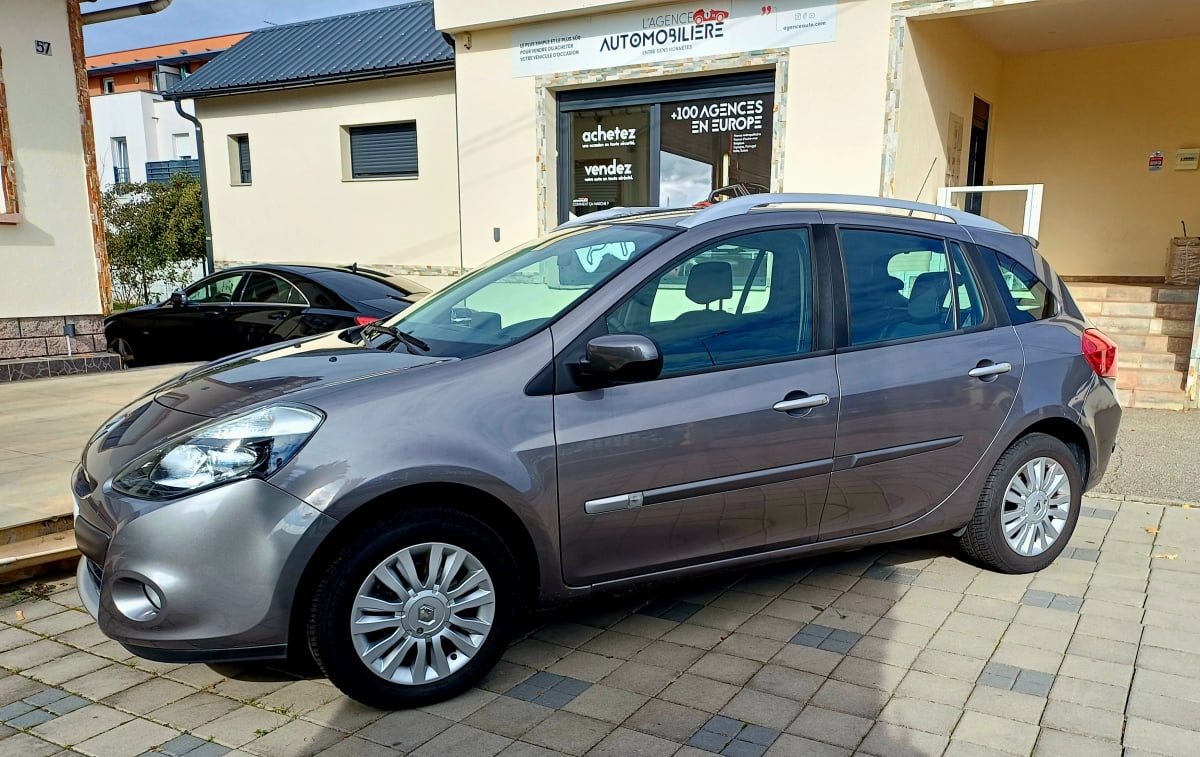 Renault Clio Estate 75 CV 1.2l 16V Tom Tom Edition Phase III Seulement 49300 km — 1