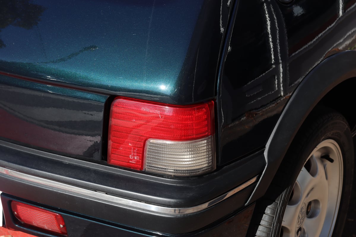 Peugeot 205 1.9 105 Gentry (Toit ouvrant) — 37