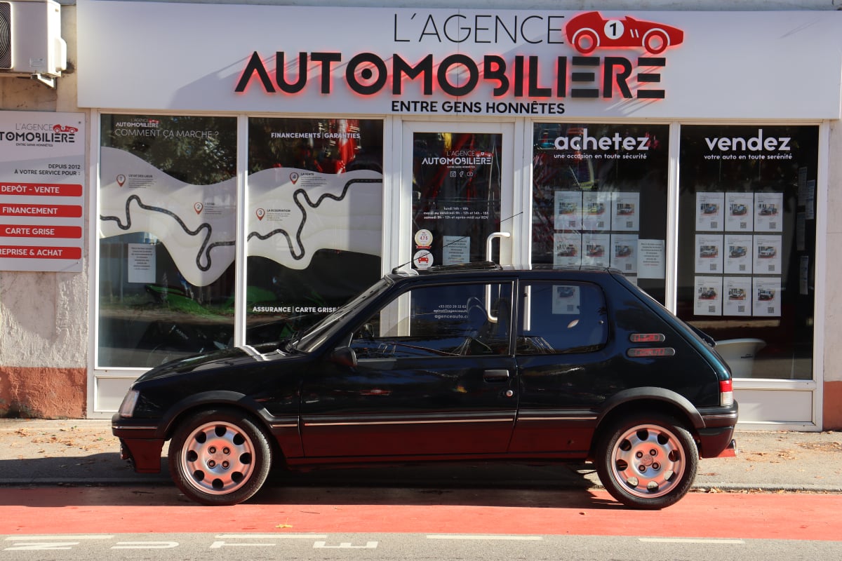 Peugeot 205 1.9 105 Gentry (Toit ouvrant) — 2