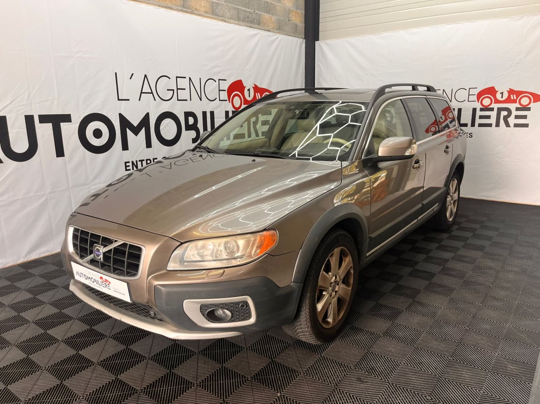 Volvo XC70 Crosscountry 2.4L D5 AWD Summum — 1
