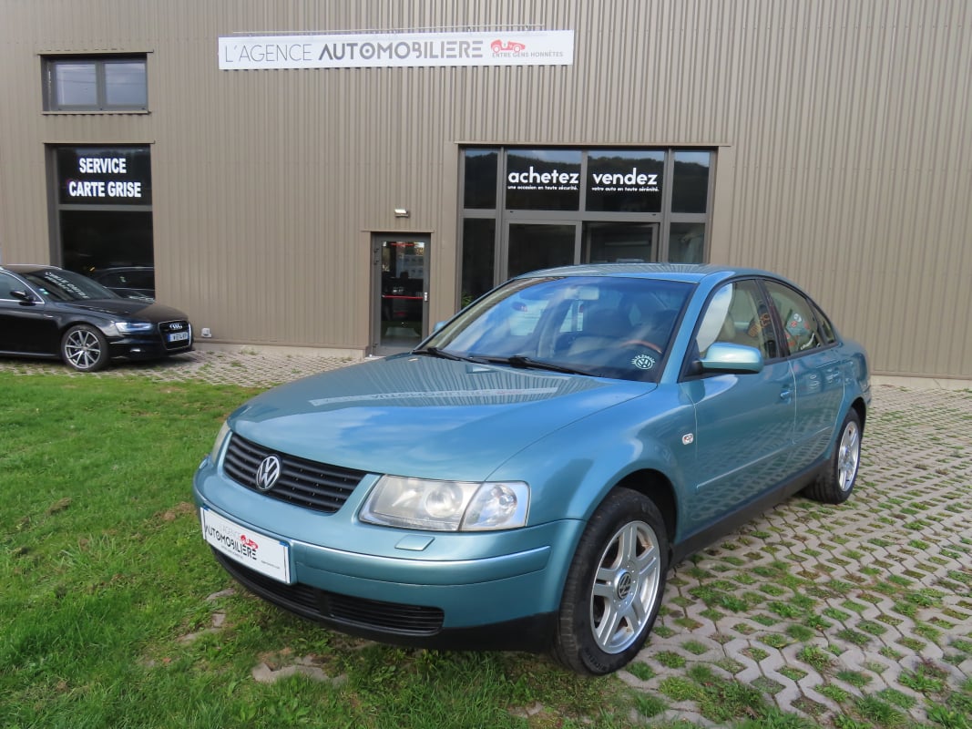 Volkswagen Passat 2.8 i V6 4Motion 193Cv — 1