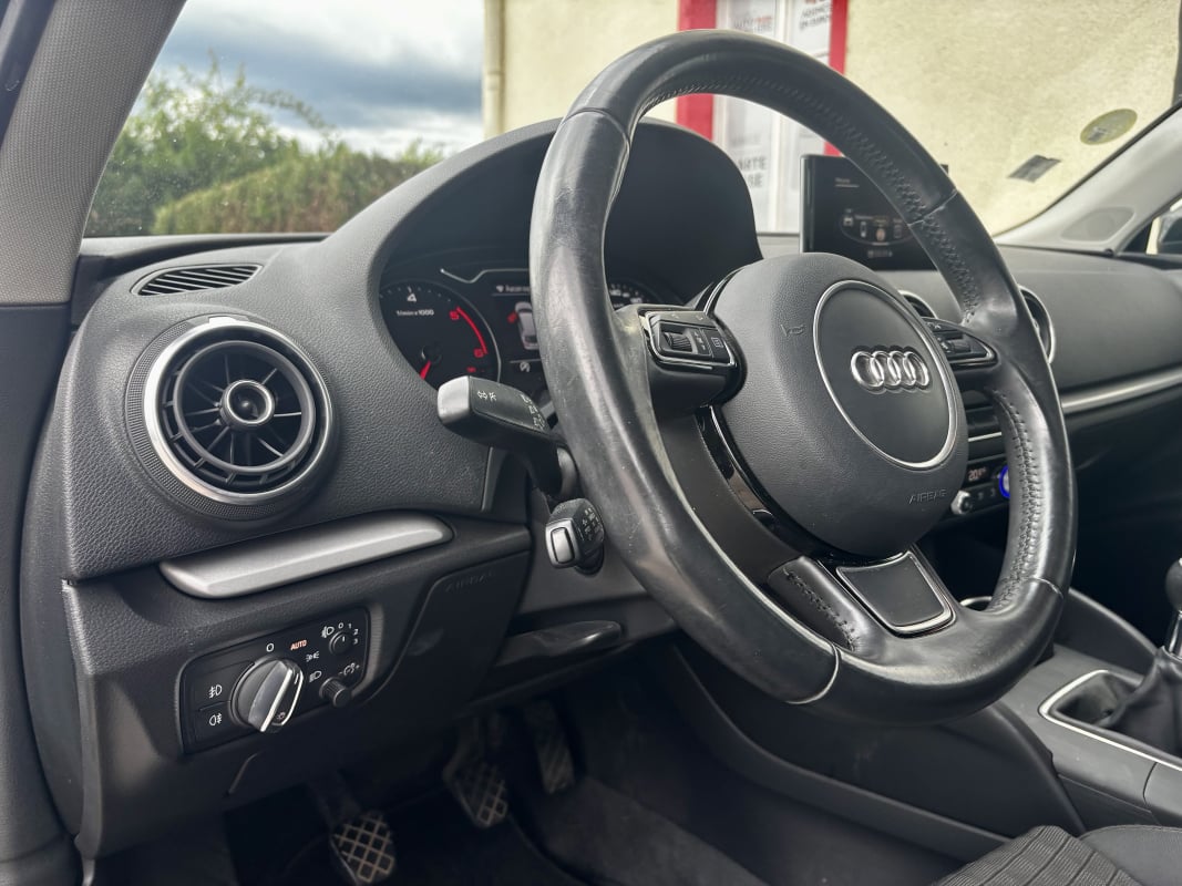 Audi A3 Sportback 2.0 TDi 150 ch AMBITION Première main — 31