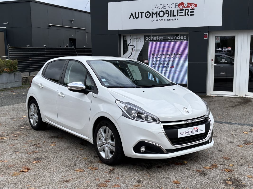 Peugeot 208 1.2 PureTech 82 ch STYLE BVM5 - KIT DISTRIBUTION NEUF — 1