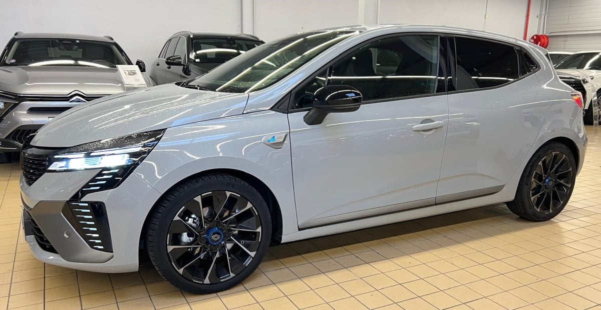 Renault Clio 1.6 E-TECH FULL HYBRID 145 ESPRIT ALPINE — 1