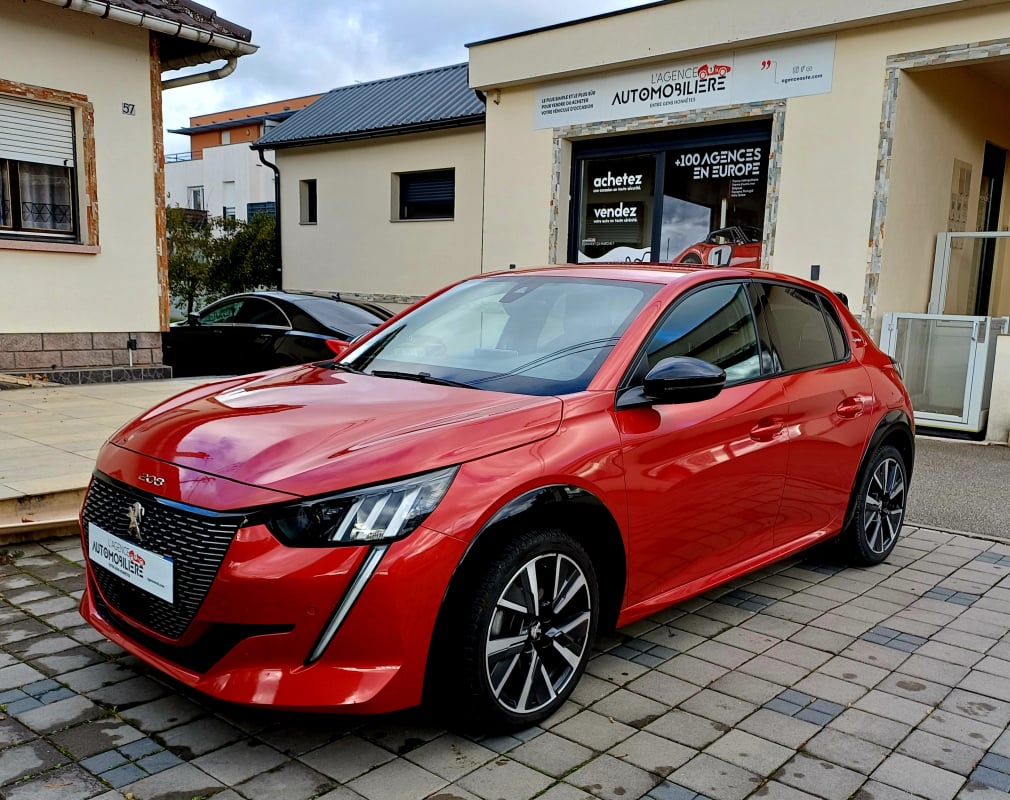 Peugeot 208 GT Line 100 CV Pure tech 1ère Main — 1