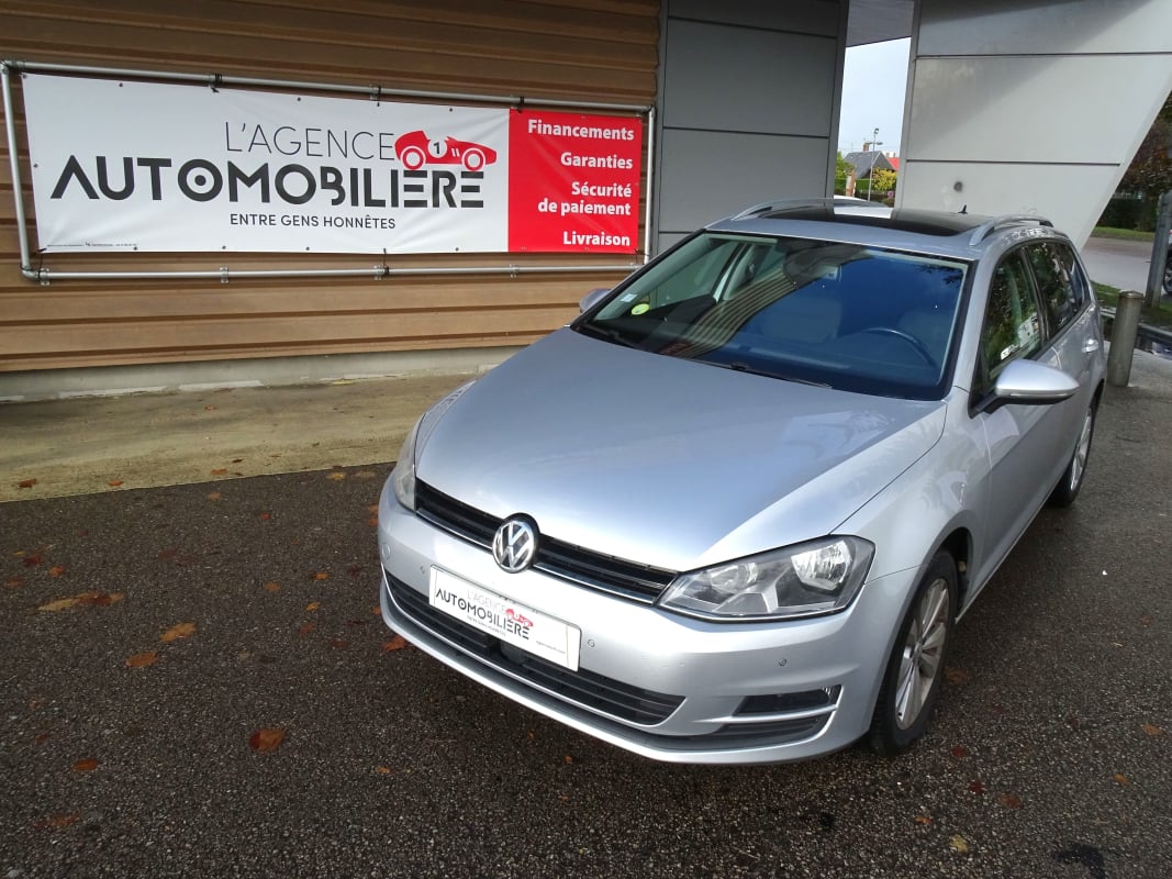 Volkswagen Golf 1.6 l SW TDI 105 cv BLUEMOTION CONFORT LINE — 1