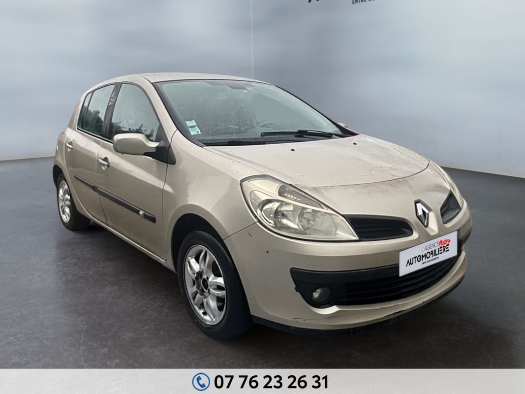 Renault Clio 1.4 i 16V 98 cv — 1