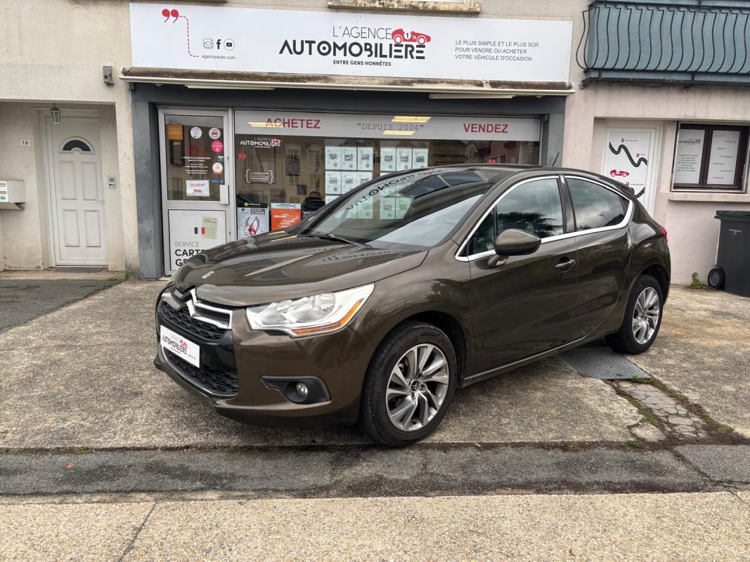 Citroen DS4 1.6 HDi 115 cv So Chic — 1