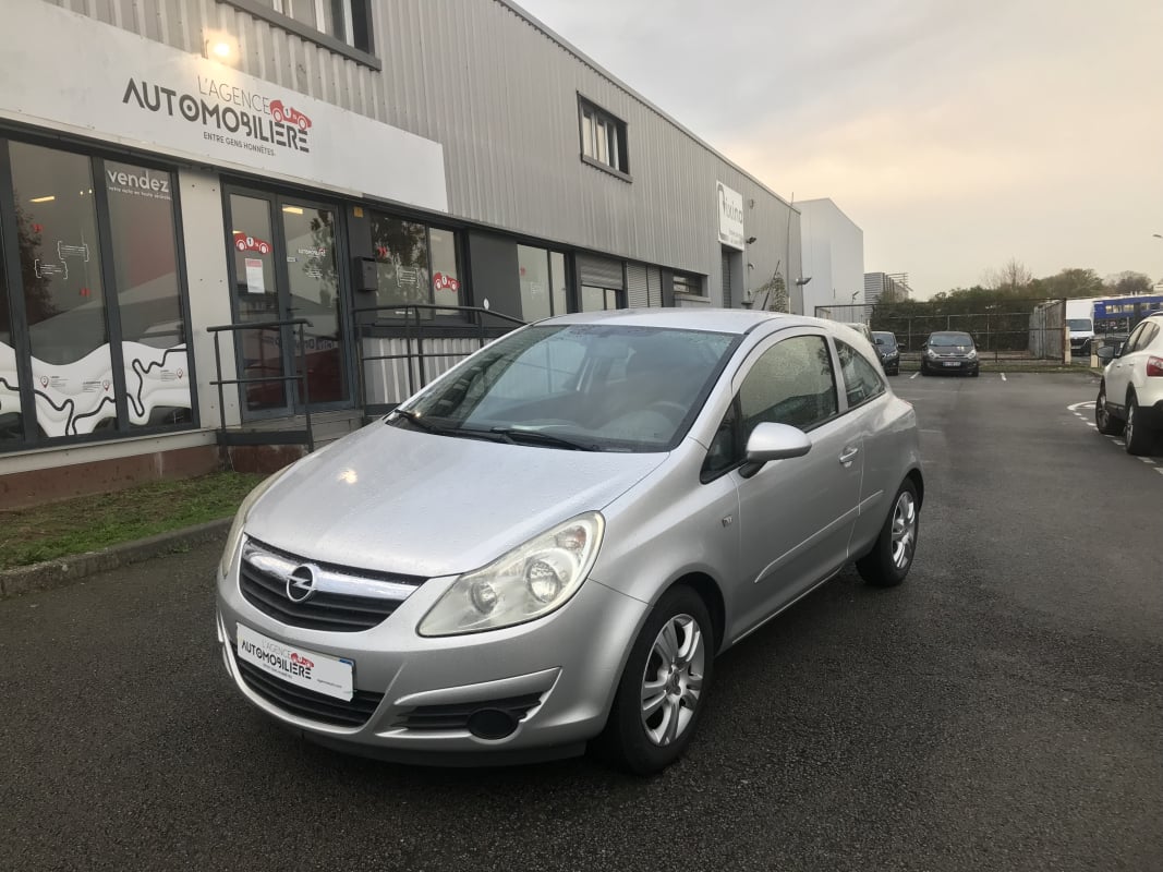 Opel Corsa 1.2 i 16V Twinport 80 cv CAR PLAY — 1