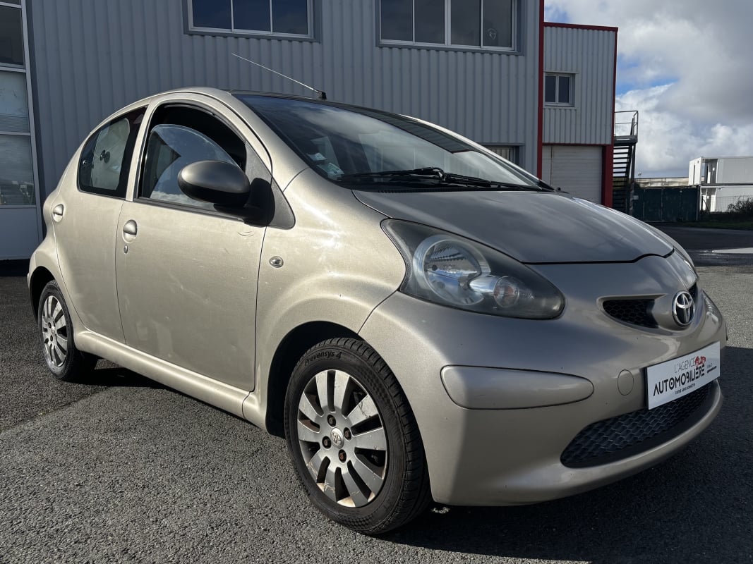 Toyota Aygo 1.0 VVT-i 68CH SILK | GARANTIE 3MOIS — 1