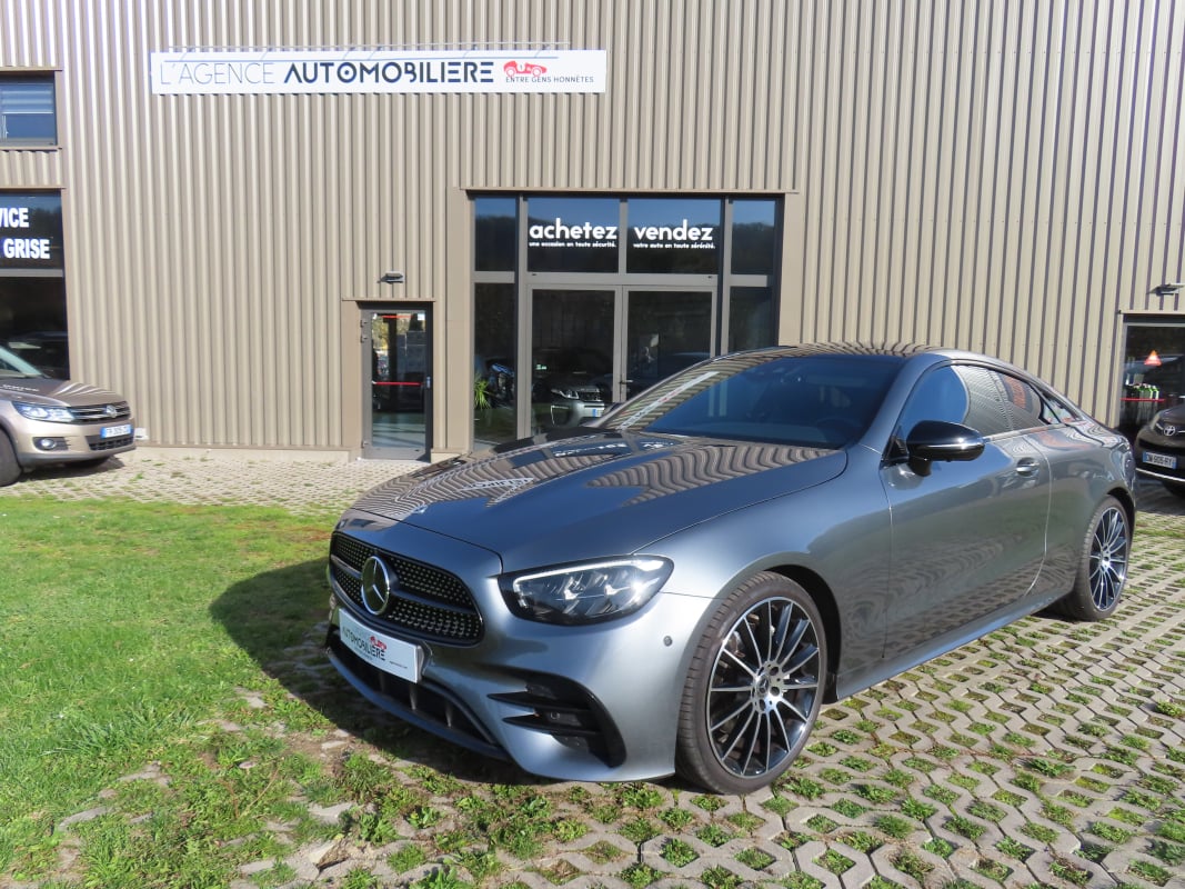 Mercedes-Benz Classe E Coupé 220 D AMG Line 194Cv — 1