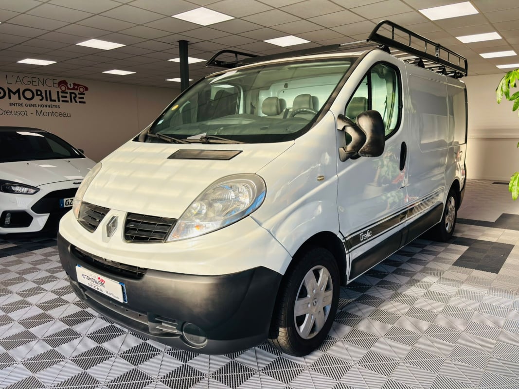 Renault Trafic 2.0 dci 115ch — 1