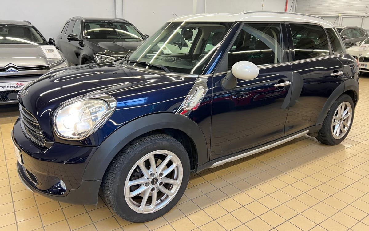 Mini Countryman COOPER D ALL4 PACK RED HOT CHILI — 1