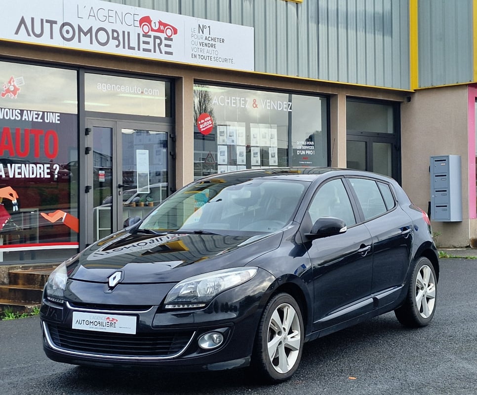 Renault Megane 1.5 DCI 110 CH DYNAMIQUE — 1