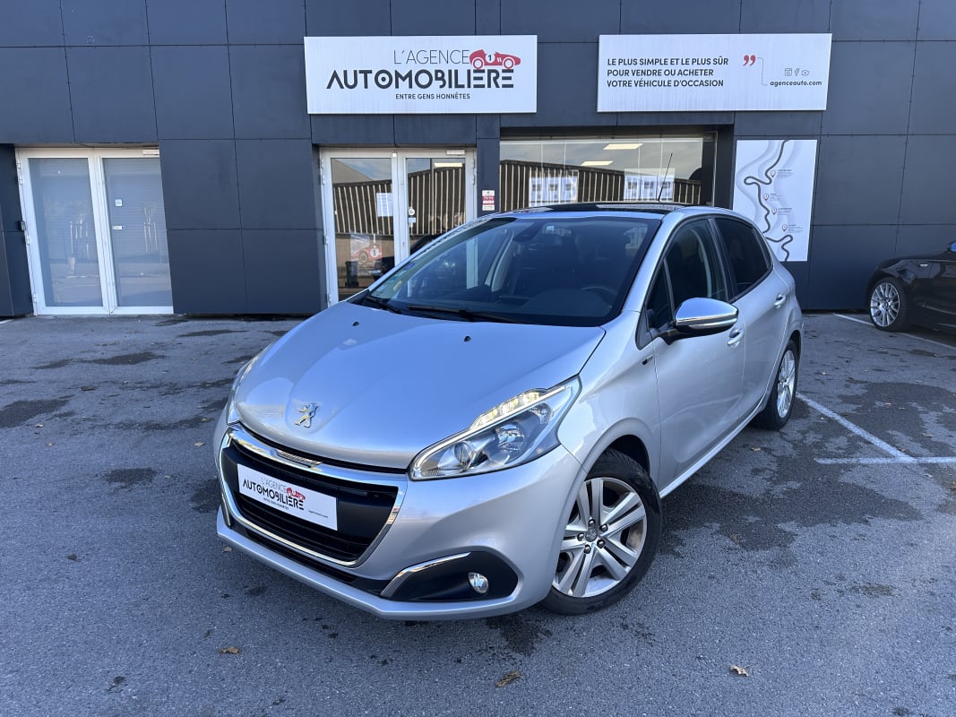 Peugeot 208 1.2 82ch BVM5 Style Pack Chrome Courroie changée — 1