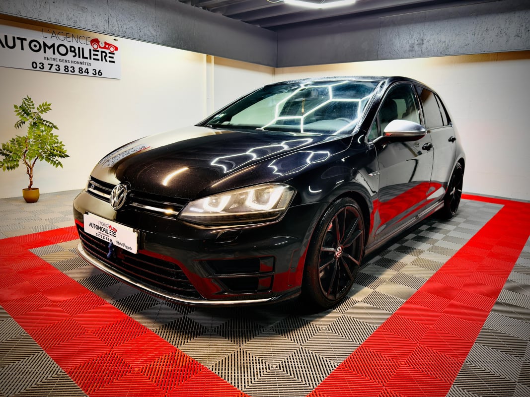 Volkswagen Golf 7R 2.0 R 4motion 300 CV — 1