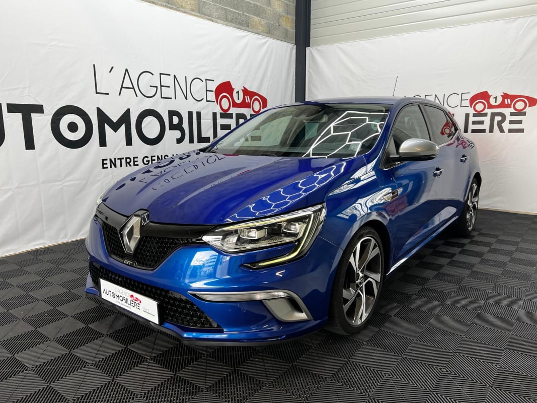 Renault Megane IV Berline TCe 205 Energy EDC GT — 1