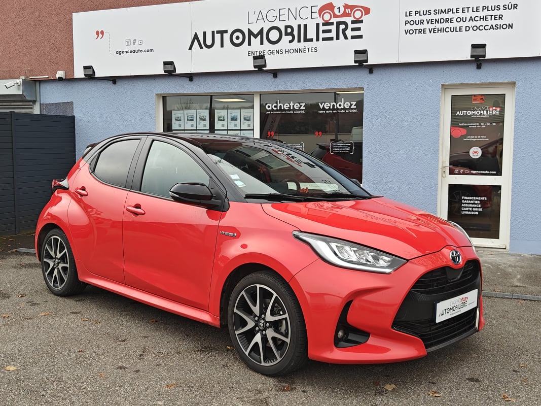 Toyota Yaris 116h Première 5p 1ÈRE MAIN — 1