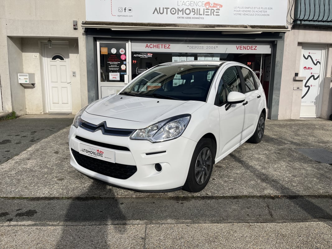 Citroen C3 II 1.0 VTi 68 cv Confort - Distribution à jour Attelage — 1