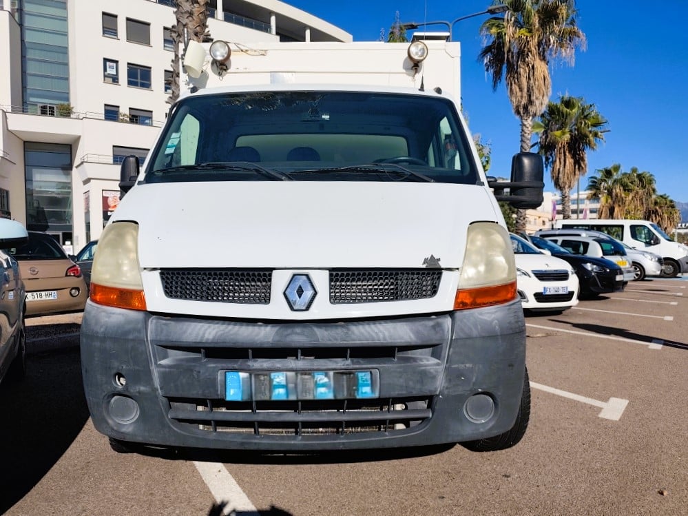 Renault Master FOURGON GENERIQUE L2H2/3T3/2.5 DCI 100 — 2