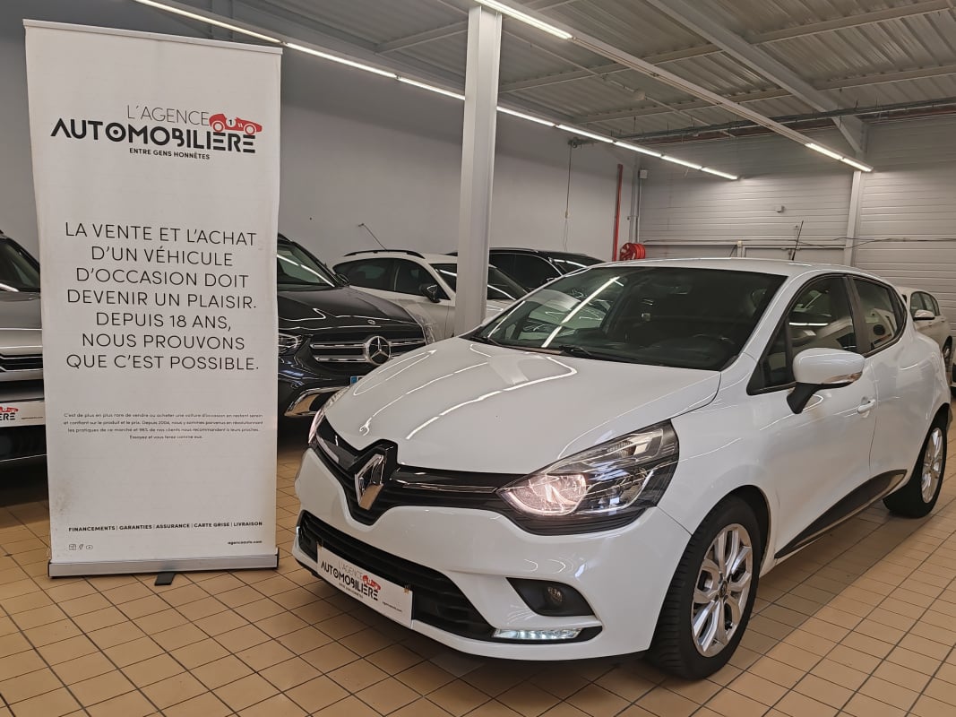 Renault Clio IV 1.5 DCI 90 E6C EDC BUSINESS — 1