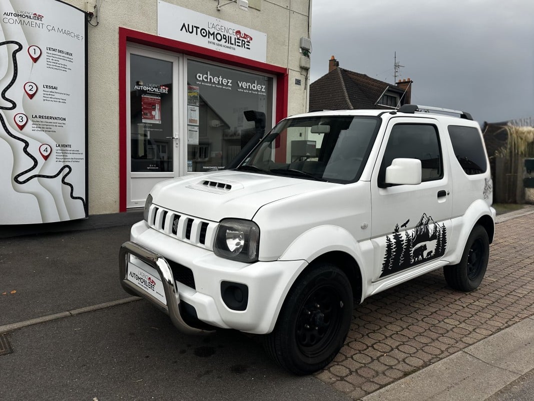 Suzuki Jimny 1.3 i 16V 4x4 85 ch JX / Sièges chauffants / 4WD — 1