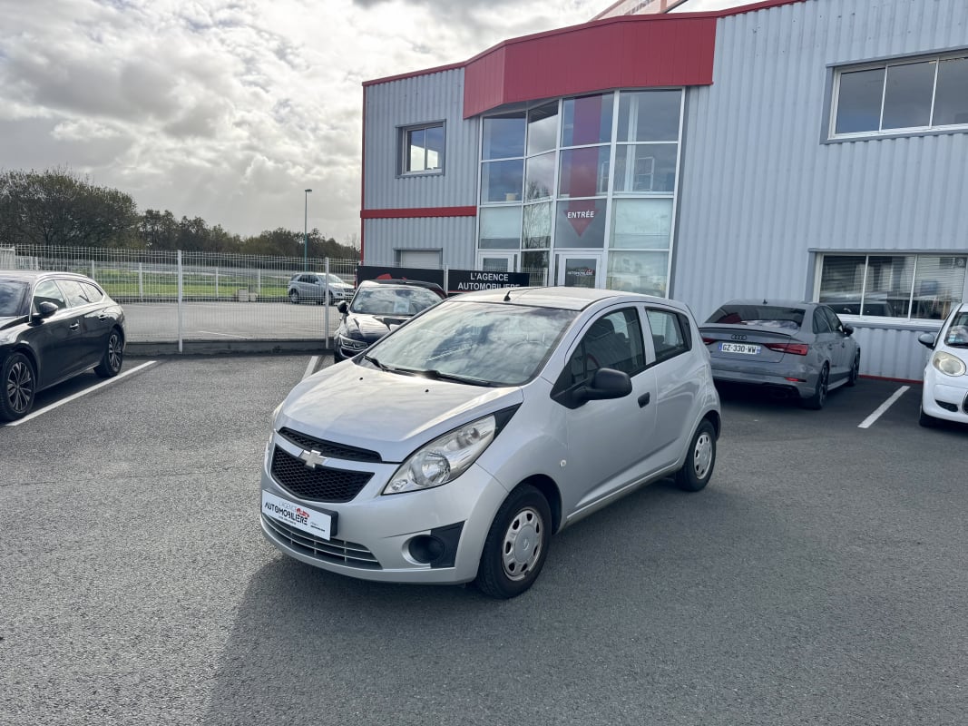 Chevrolet Spark Plus 1.0i 70cv / 5 portes / 5 places / 1ère Main — 1