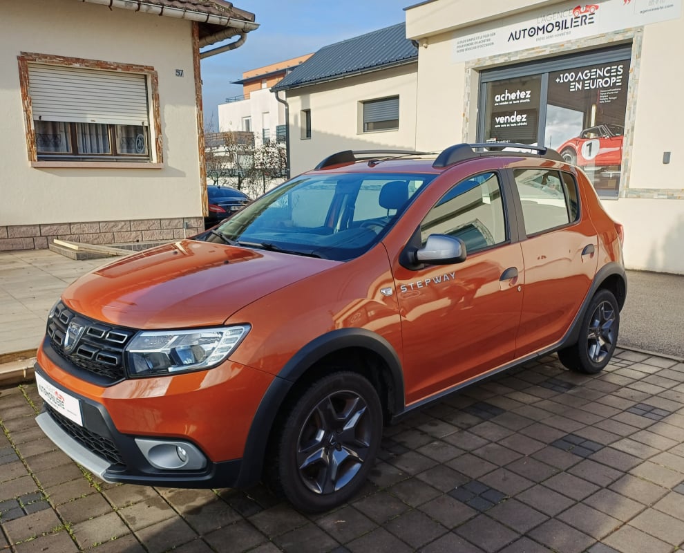 Dacia Sandero 0.9 TCe Stepway Explorer 90 CV Caméra de recul - GPS — 1