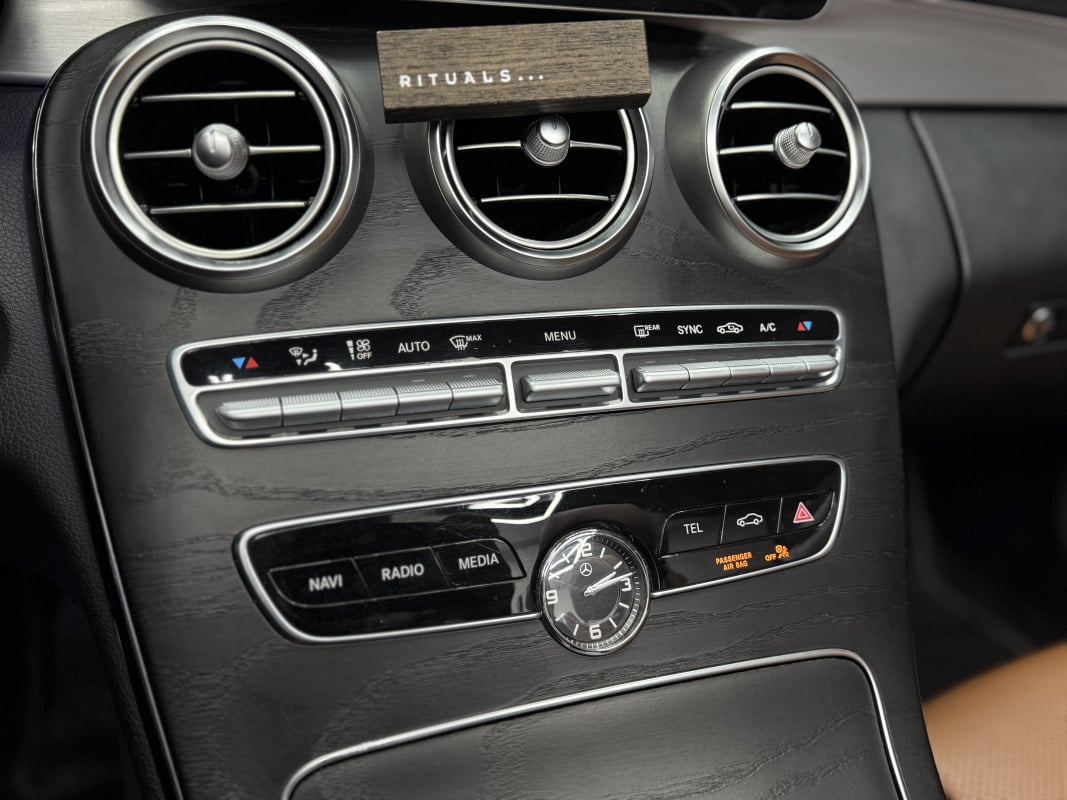 Mercedes-Benz Classe C 220 d CABRIOLET AMG LINE 194 ch 9G-Tronic — 34